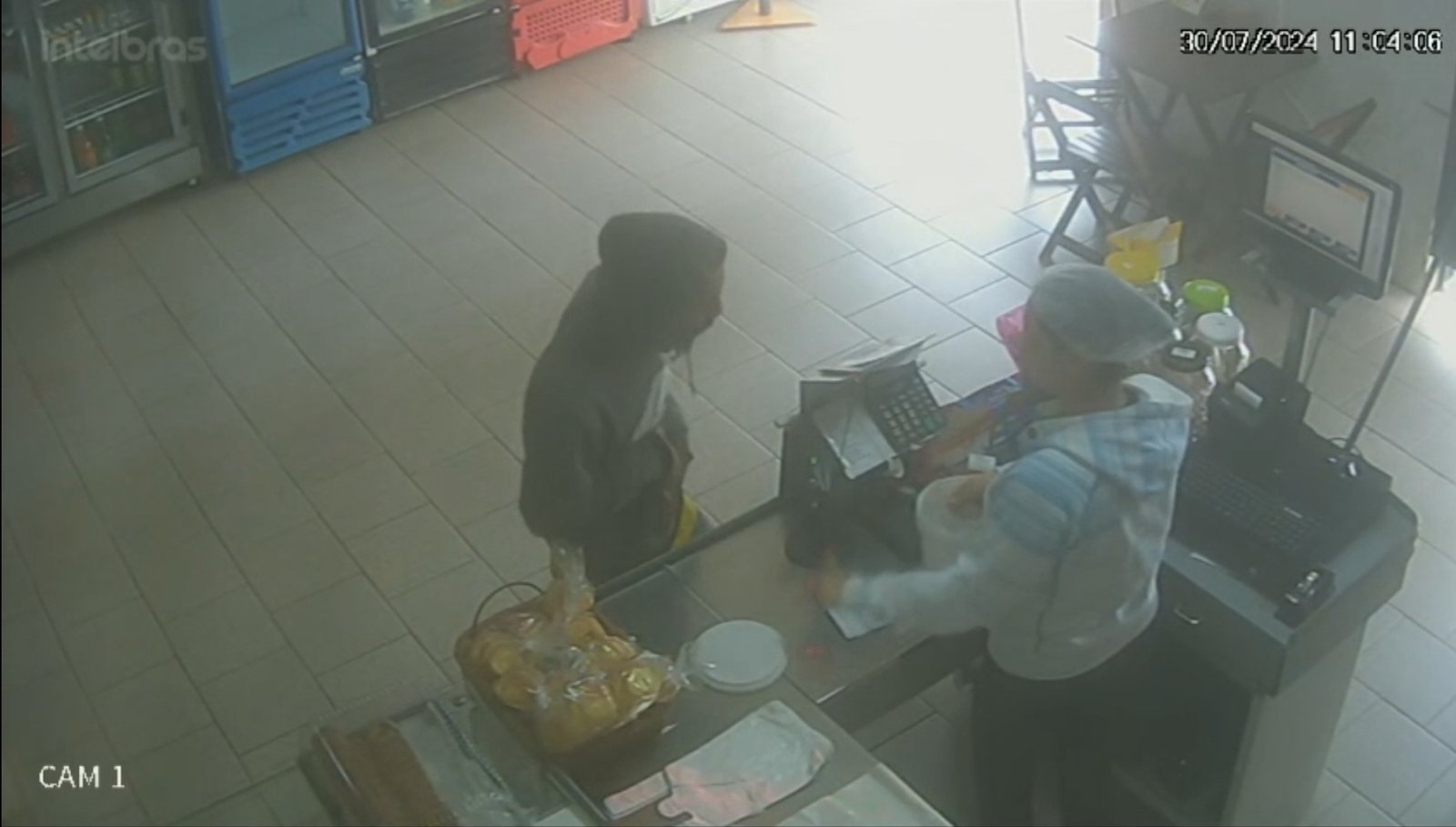 Homem é preso após invadir panificadora, ameaçar funcionária e roubar R$ 300