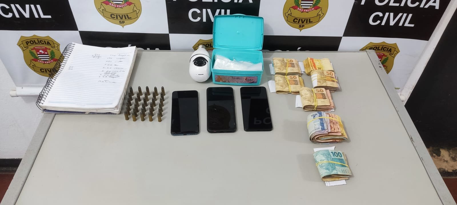 Traficantes instalam câmeras em comunidade para monitorar presença da polícia