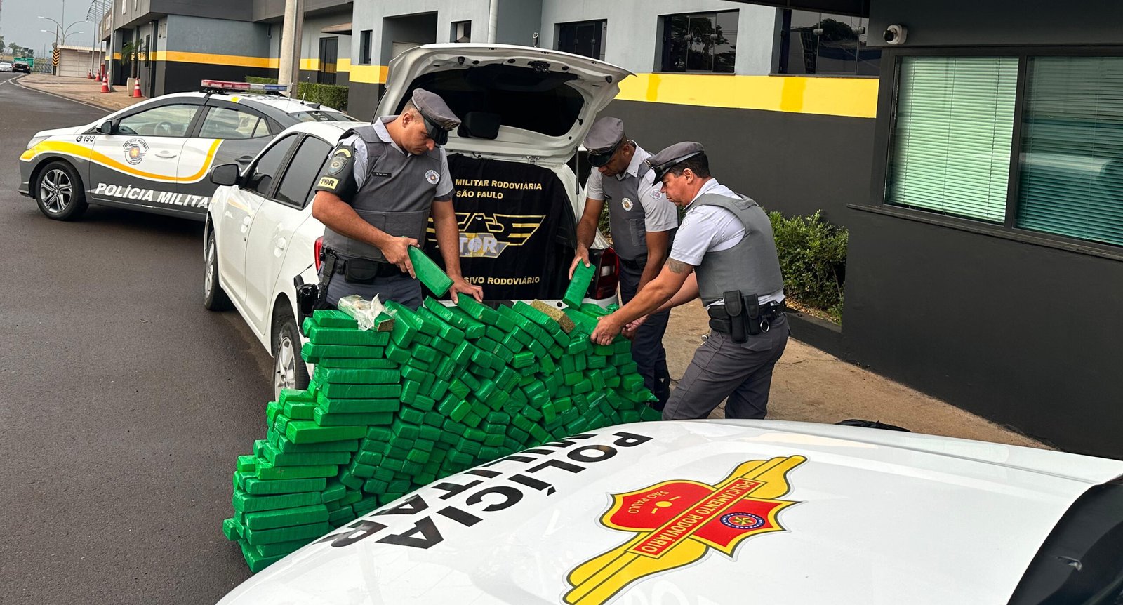 PM Rodoviária apreende quase 600 kg de maconha na região