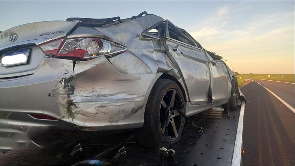 Capotamento de veículos deixa um morto na Castello Branco