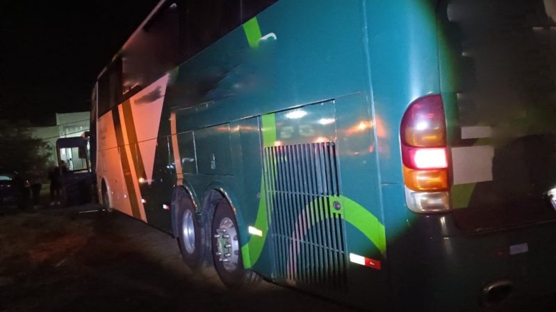 Colisão envolve ônibus e carro na Marechal Rondon