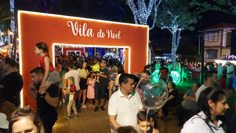 Natal Encantado tem show de mágica e música neste final de semana