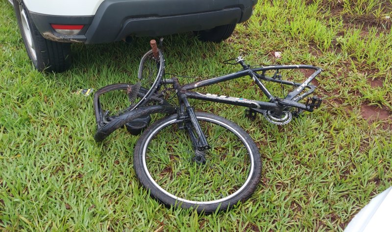 Ciclista morre em colisão na Alcides Soares