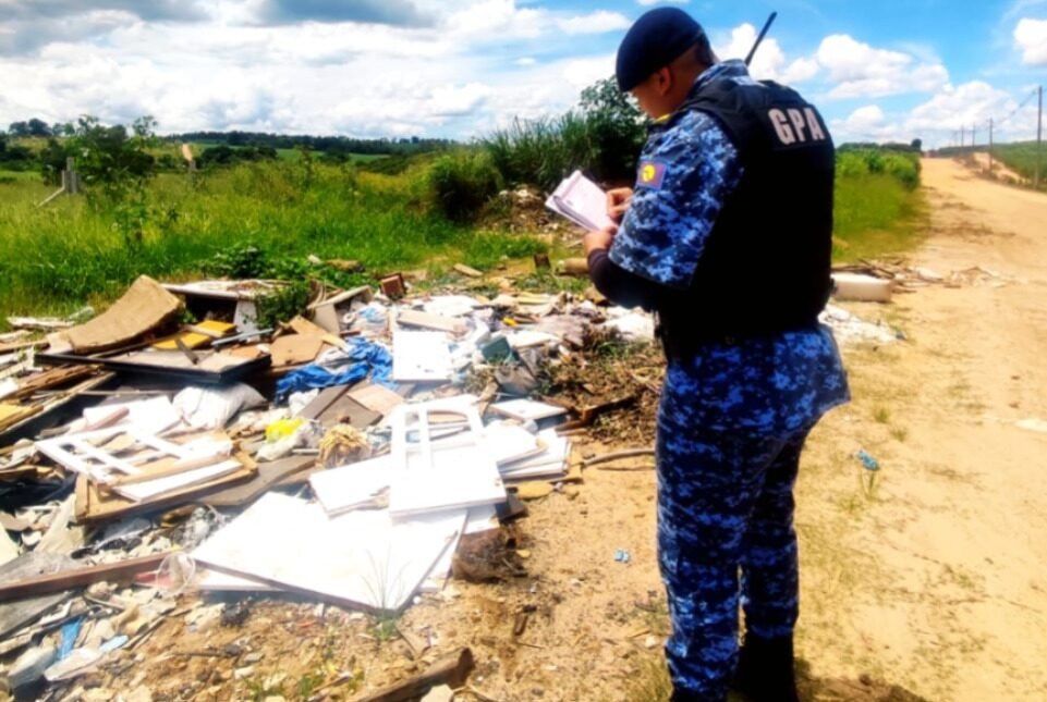 Sete pessoas são autuadas por descarte irregular de entulho em Botucatu