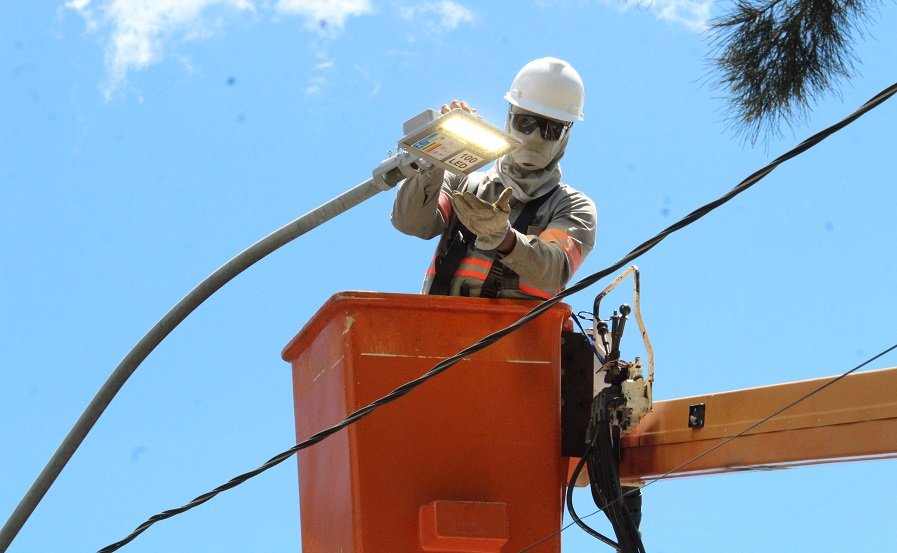 Avaré prossegue com implantação de 16 mil luminárias de LED