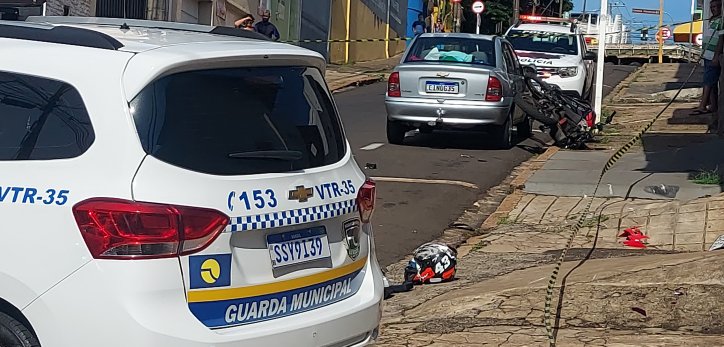 Acidente com caminhão mata motociclista em Botucatu