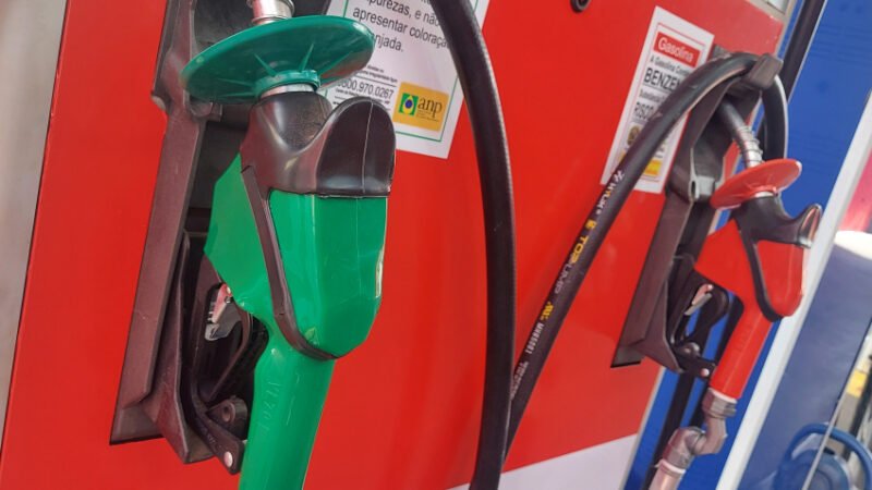 Combustíveis ficam mais caros em todo o país