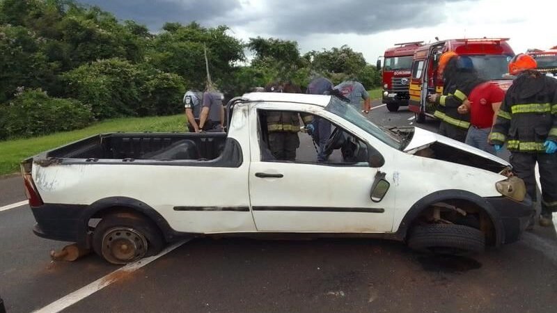 Caminhonete capota e deixa um morto na Rondon