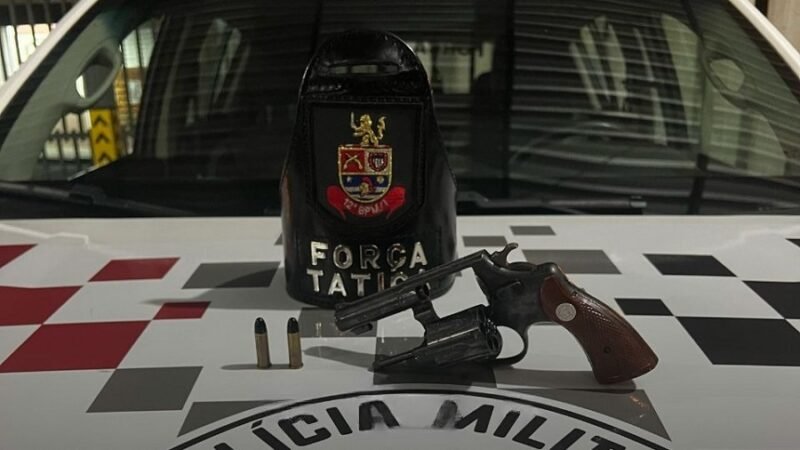 Botucatu: mulher flagrada com arma ilegal escondida em bolsa