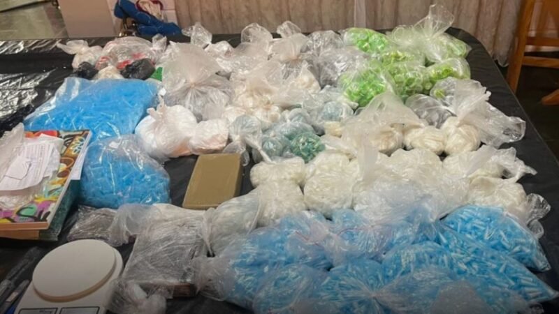 PM captura acusado de armazenar drogas e armas para facção criminosa