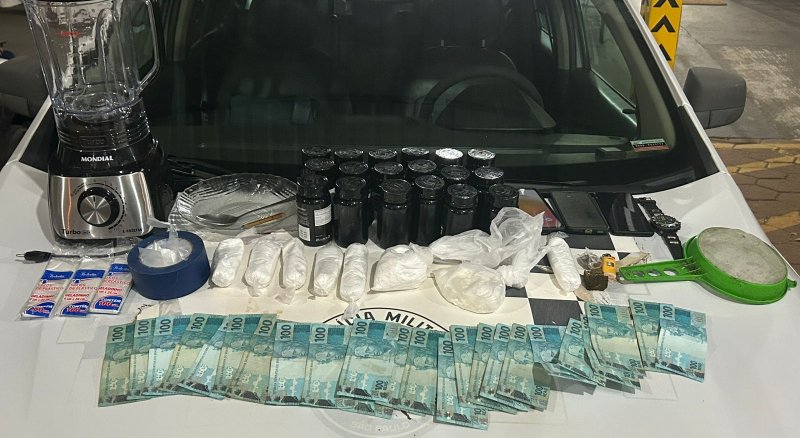 PM desativa depósito do tráfico; cocaína era misturada a cafeína para venda