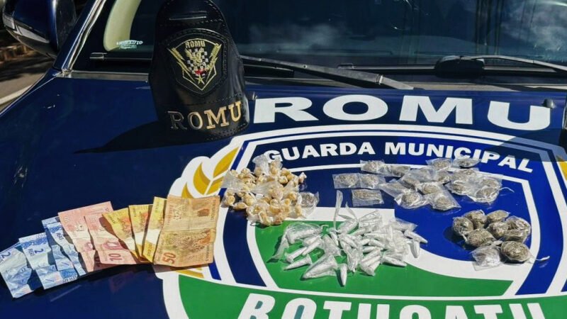 Procurado da Justiça por tráfico é preso vendendo drogas