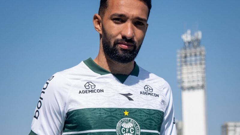 Coritiba anuncia contratação do botucatuense Clayson