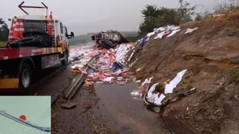 Carreta tomba e provoca morte de motorista na Castello Branco