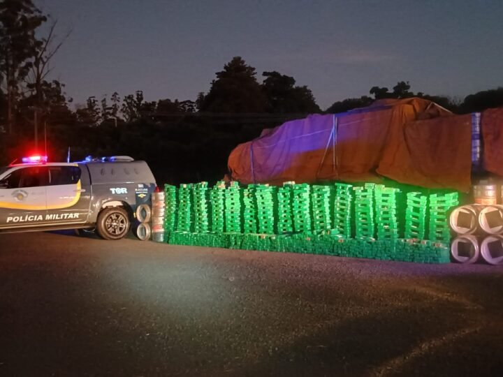 Polícia flagra mais de mil tabletes de maconha em barris de chopp