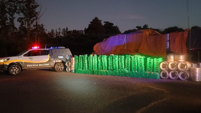 Polícia flagra mais de mil tabletes de maconha em barris de chopp