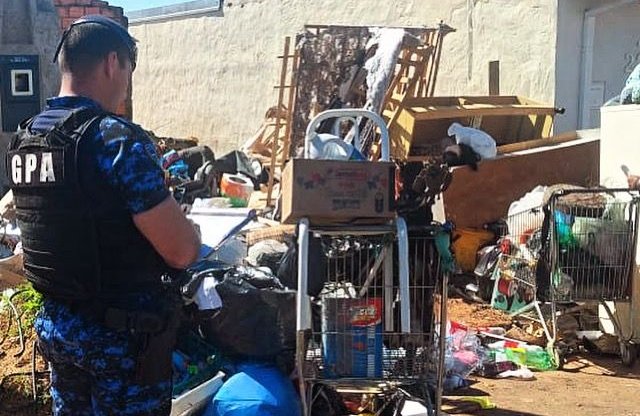 Moradora é multada em R$ 600 por descarte irregular de materiais