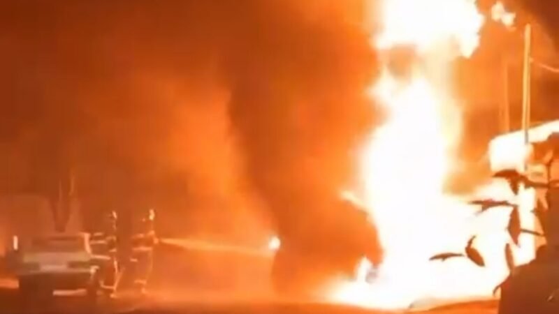 Botucatu: caminhão é destruído após incêndio