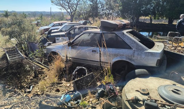Policia e Detran fecham desmanches irregulares na região