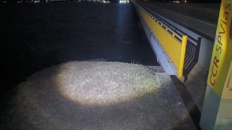 Corpo em decomposição encontrado embaixo de ponte