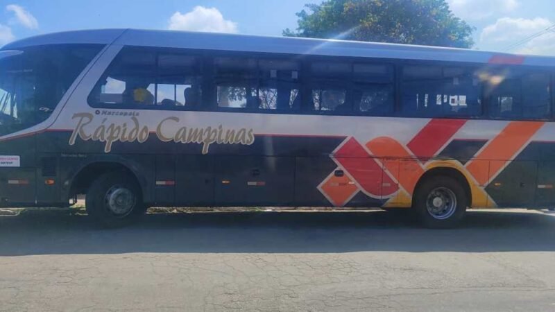 Ônibus é furtado em frente de rodoviária