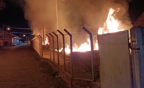 Incêndio atinge terreno vizinho à Estação de Botucatu