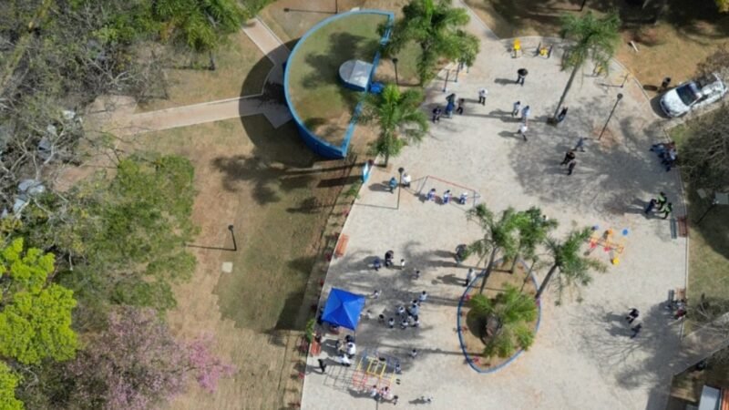 Prefeitura entrega revitalização de praça na Vila dos Lavradores