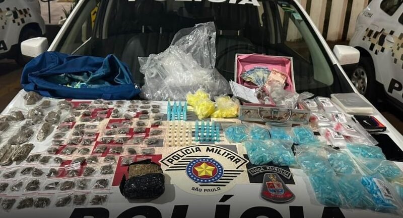 Homens tentam impedir PM de entrar em bar e evitar flagrante de tráfico