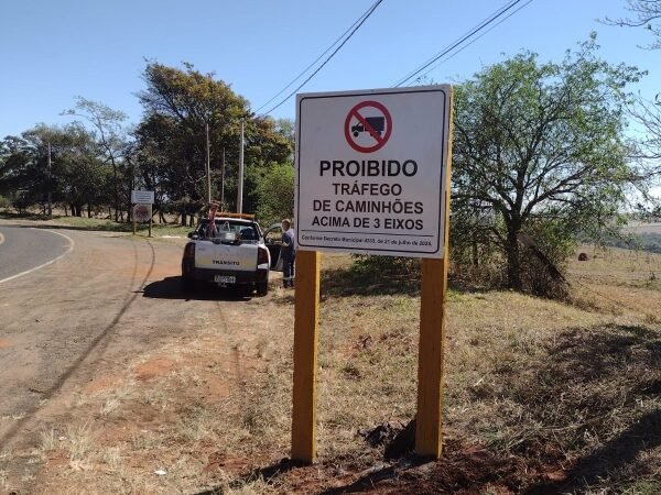São Manuel: proibida circulação de caminhões em rodovia vicinal
