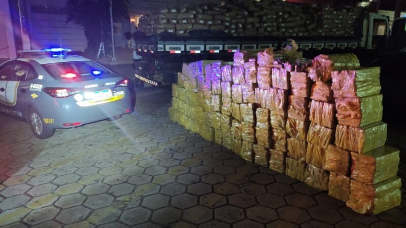Polícia flagra quase 2 toneladas de maconha em carga de tapioca na Castello Branco