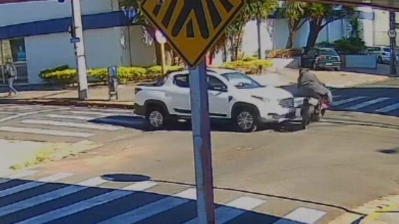 Colisão atinge motociclista em Botucatu