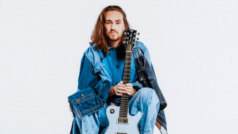 Vitor Kley fará show gratuito na região em outubro
