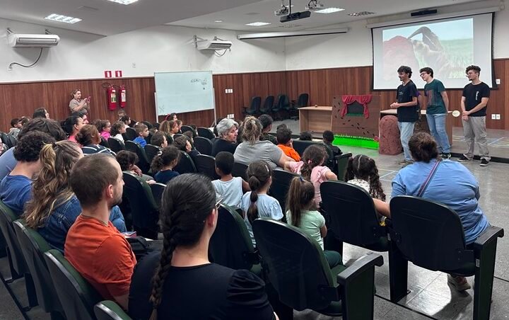 Cempas da Unesp recebe alunos de Pardinho em projeto de preservação dos tamanduás