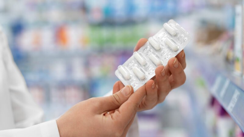 Venda de medicamentos em supermercado: avanço ou risco à saúde?