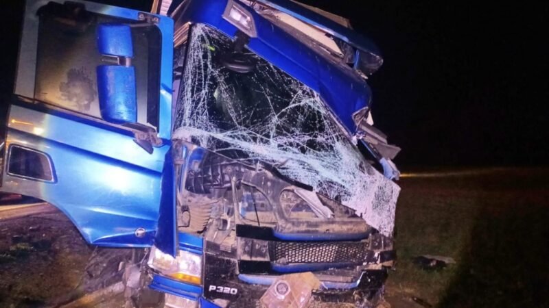 Engavetamento envolve caminhões, ônibus e deixa feridos na Castello Branco