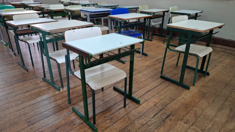 Escolas podem ser obrigadas a oferecerem cadeiras adequadas para estudantes com obesidade