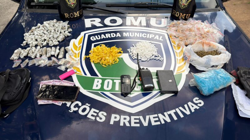 Adolescente detido com mais de 700 porções de drogas em residencial