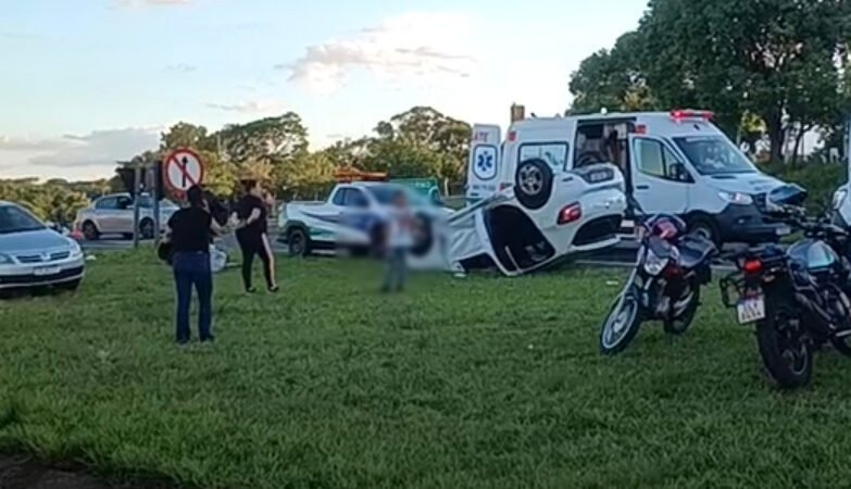 Caminhonete provoca colisão na Rondon e condutor foge