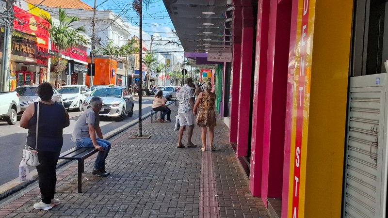 Comércio de Botucatu abre neste domingo (14)
