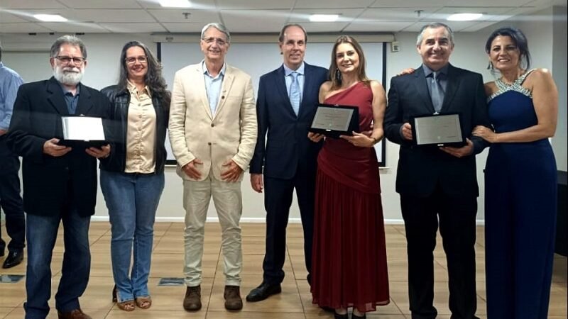 Professores da Unesp Botucatu premiados pelo Conselho Regional de Medicina Veterinária
