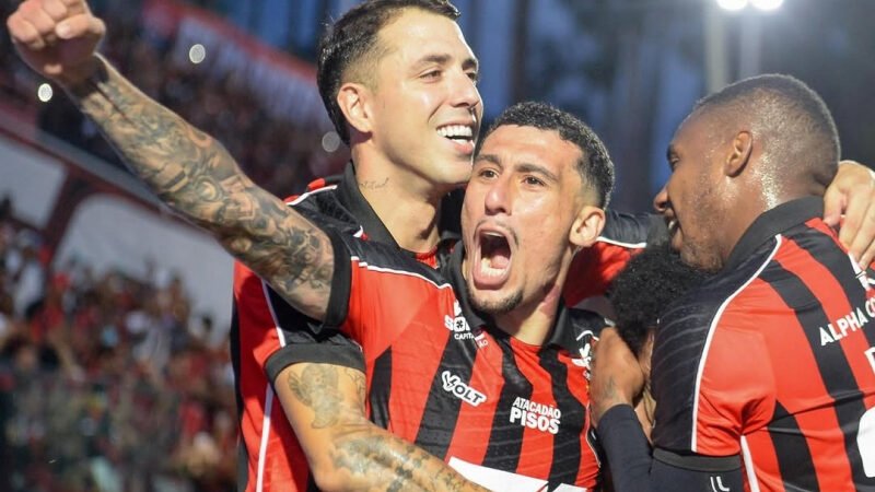 Baralhas salva o Vitória da Série B do Brasileiro