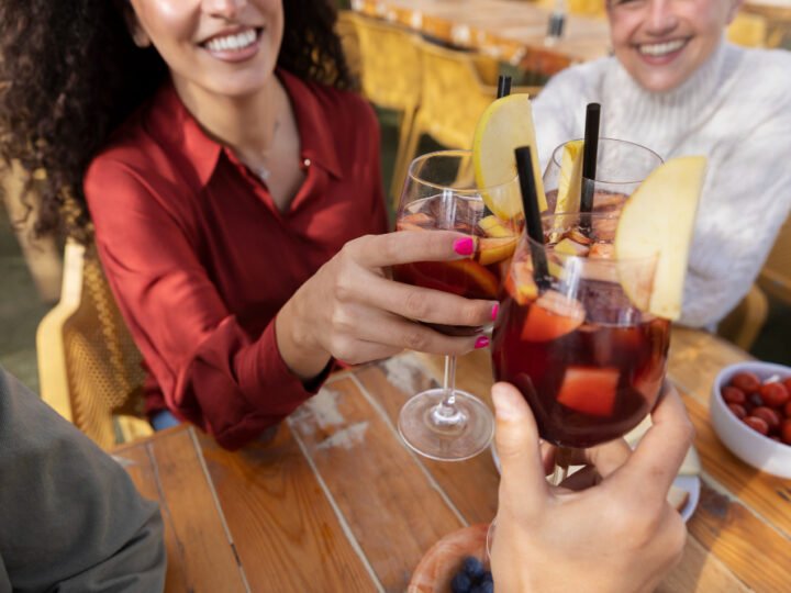 Happy hours de fim de ano exigem cuidados com a alimentação