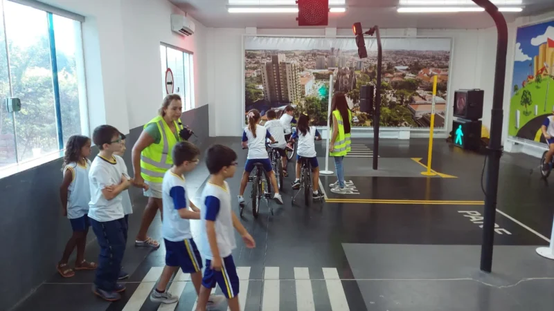 Projeto de educação no trânsito atendeu mais de 10 mil crianças em 2025