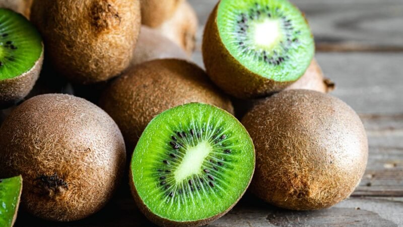 Nova diretriz recomenda kiwi e psyllium contra constipação crônica
