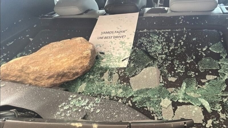 Homem é preso por tentar furtar carros em concessionária