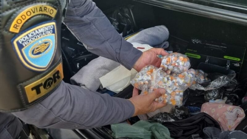 Mulheres presas por contrabando de remédios para emagrecer