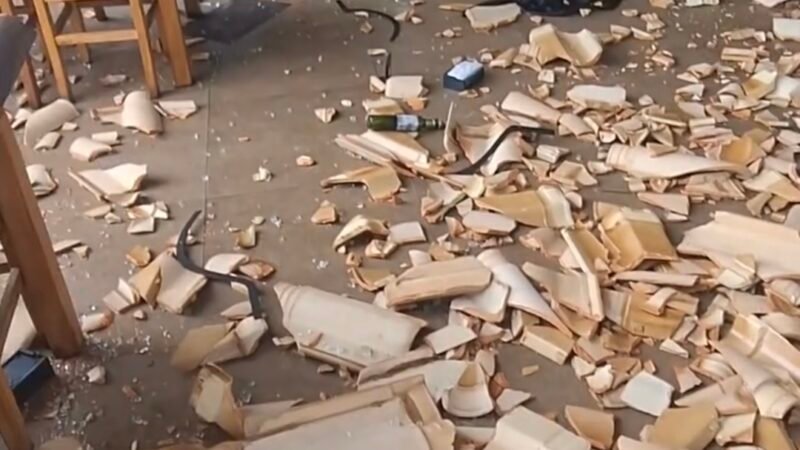 Botucatu: temporal arranca telhado de restaurante