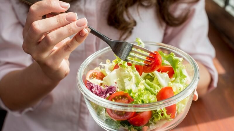 Como adotar uma alimentação realmente saudável em 2026