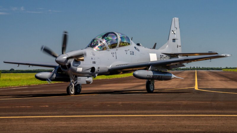 Embraer entrega caças à Força Aérea do Uruguai