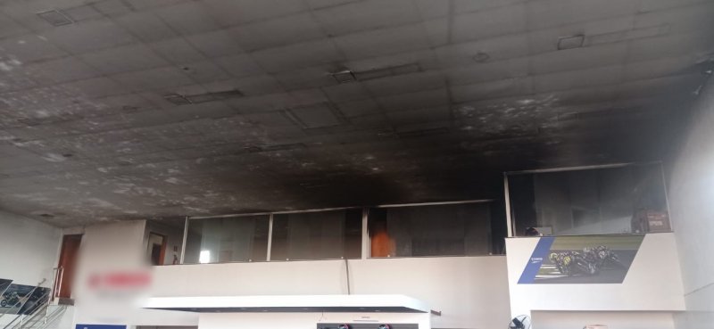 Incêndio atinge concessionária em Botucatu